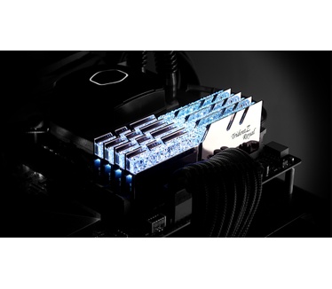 G.Skill F4-3200C16Q2-64GTRS