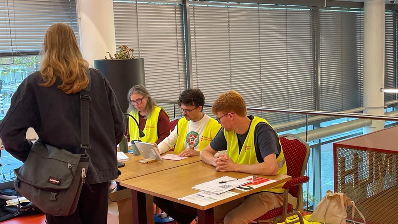 Afbeeldingslocatie: https://tweakers.net/i/uqoMPBCts8m12JrR4NhvOIUagN4=/800x/filters:strip_icc():strip_exif()/f/image/yXMxheF3eTqCo4rSo0rRmt13.jpg?f=fotoalbum_large