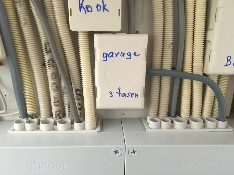 Afbeeldingslocatie: https://tweakers.net/i/urPMR3Xit0gQh7bQeWWNqYA2Qgw=/800x/filters:strip_icc():strip_exif()/f/image/44cgFO7AwJsKSQIVO3lMDvkQ.jpg?f=fotoalbum_large