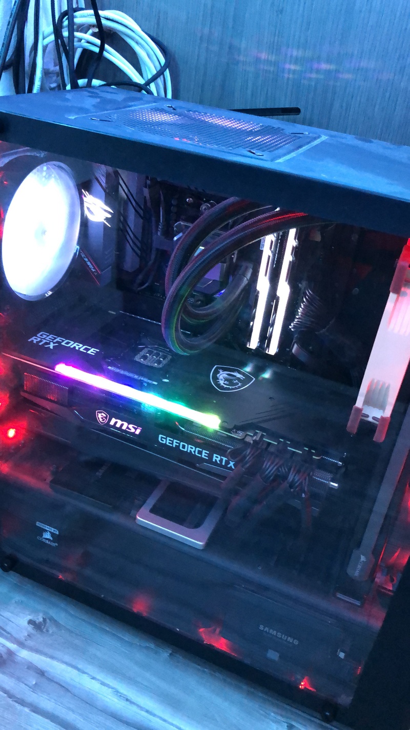 Afbeeldingslocatie: https://tweakers.net/i/uziAuwwy-10NOVA61sOM7AmHZ3A=/800x/filters:strip_icc():strip_exif()/f/image/Txz53pC7SlvIbiK44TEjIQxM.jpg?f=fotoalbum_large