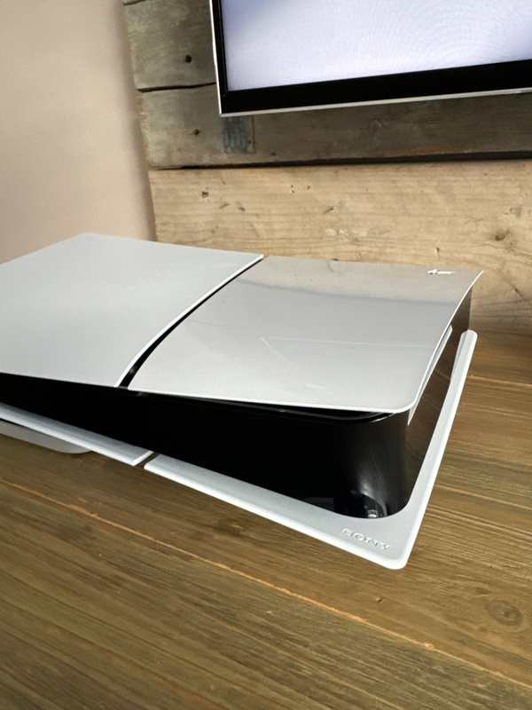 Afbeeldingslocatie: https://tweakers.net/i/v-9qzk7n-sc2BEjMd1JJYkK8uIU=/x800/filters:strip_icc():strip_exif()/f/image/2XuwPSSYN7tDvCgqtoKZMdIp.jpg?f=fotoalbum_large