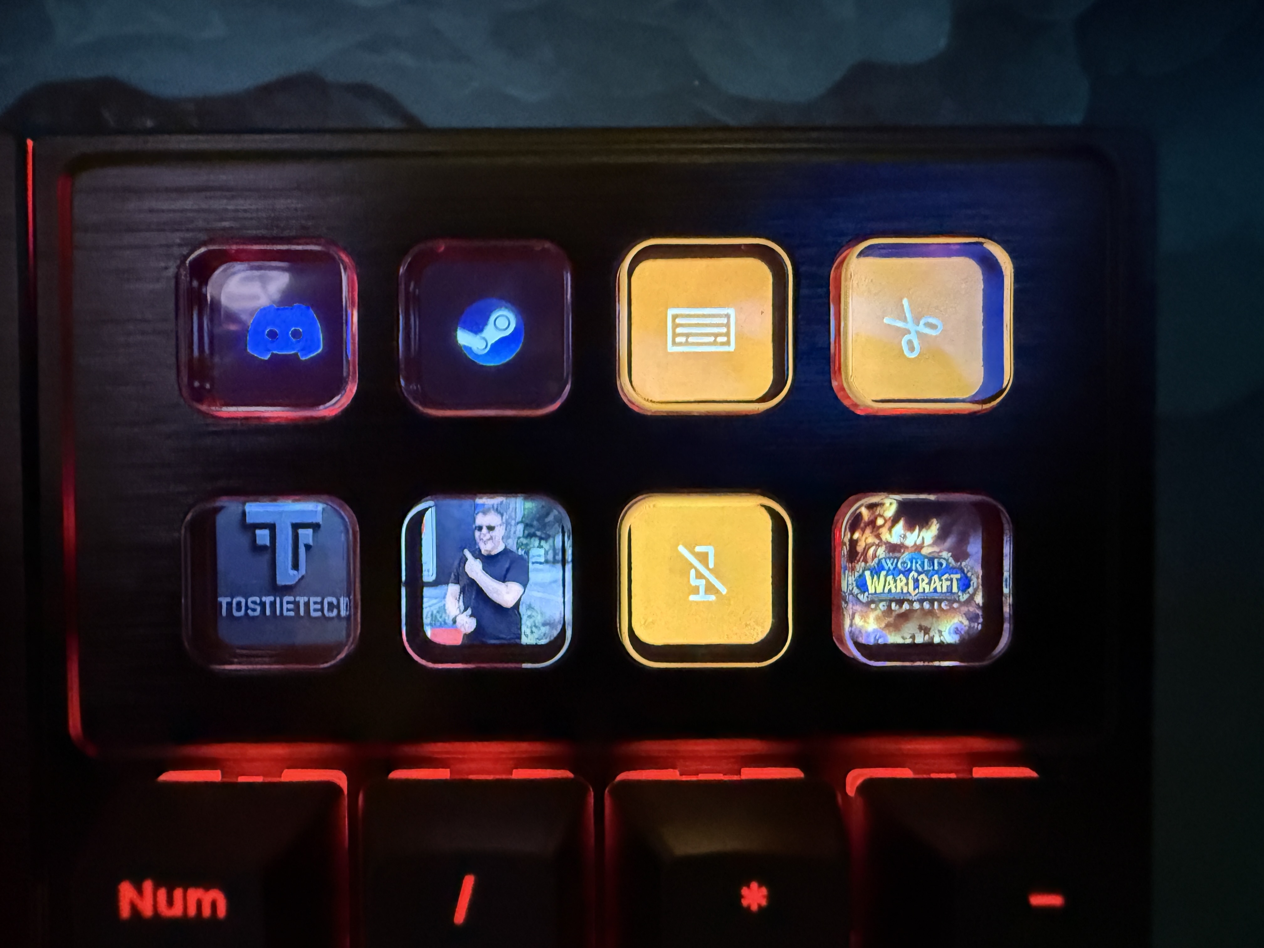 Afbeeldingslocatie: https://tweakers.net/i/v056pVLR5zLldIC8MEIH6s7no7k=/m/383141/1Wdu2FnXLWPmjUE85W3mbHaAurmADgYA6BnRWvSdFFIlhVDvGR.jpeg