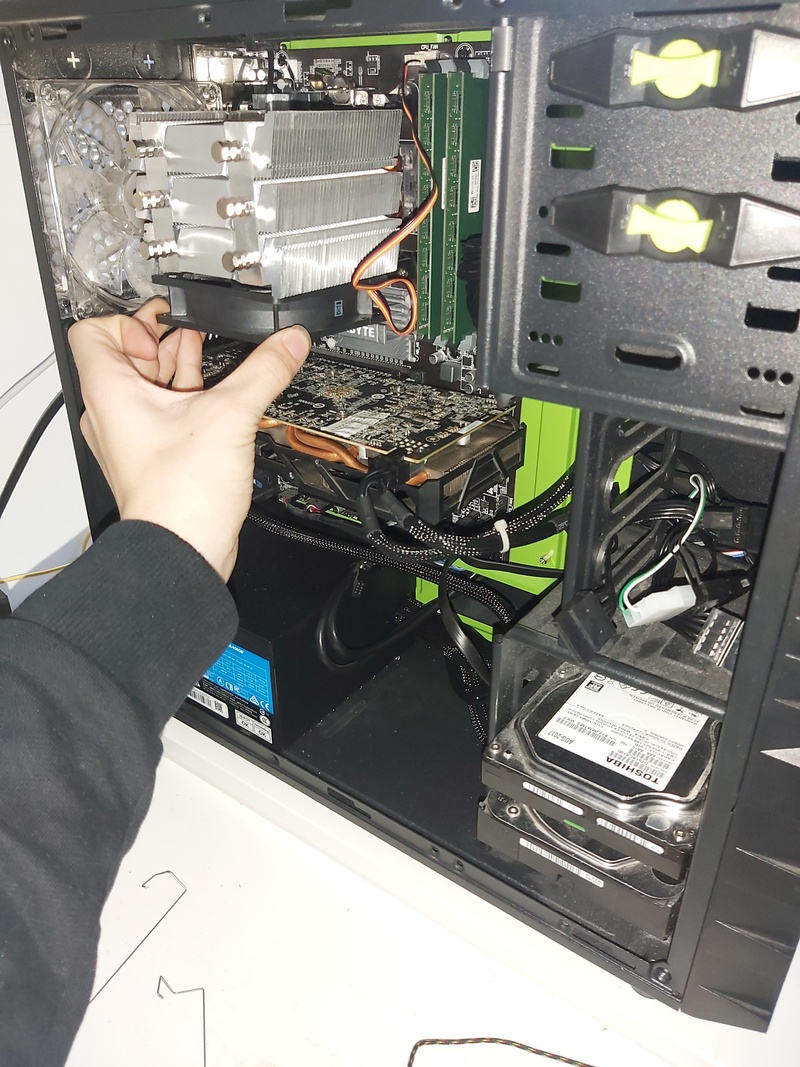 Afbeeldingslocatie: https://tweakers.net/i/v4pFPXzfJrNHVp22Ni-TAUbsGCY=/800x/filters:strip_icc():strip_exif()/f/image/QA04XY9ZShNxGtT1xq1kLAKy.jpg?f=fotoalbum_large