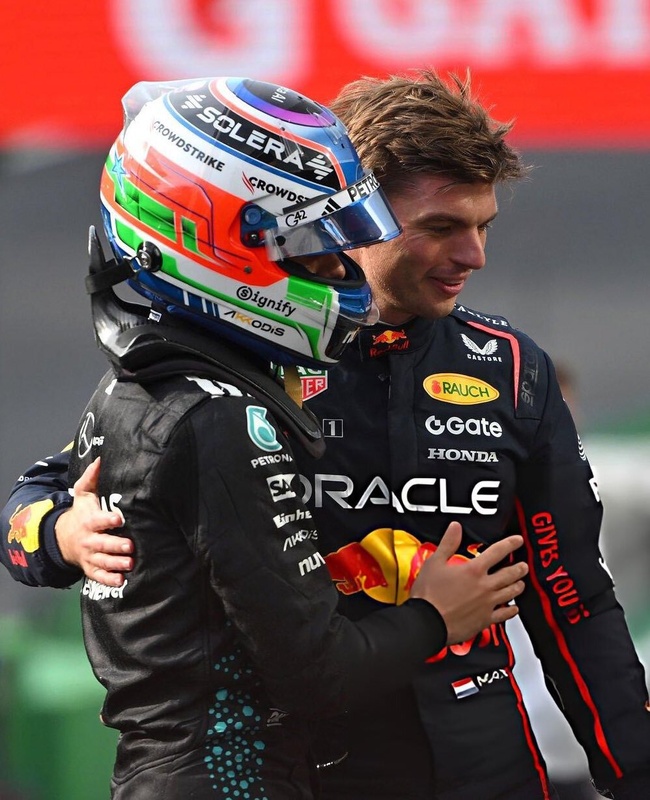 Afbeeldingslocatie: https://tweakers.net/i/v8BRXhMm8jmUwNca9HyzWAPp-Qc=/x800/filters:strip_icc():strip_exif()/f/image/lpxPrI0yJo4D50kdABmcr9PE.jpg?f=fotoalbum_large