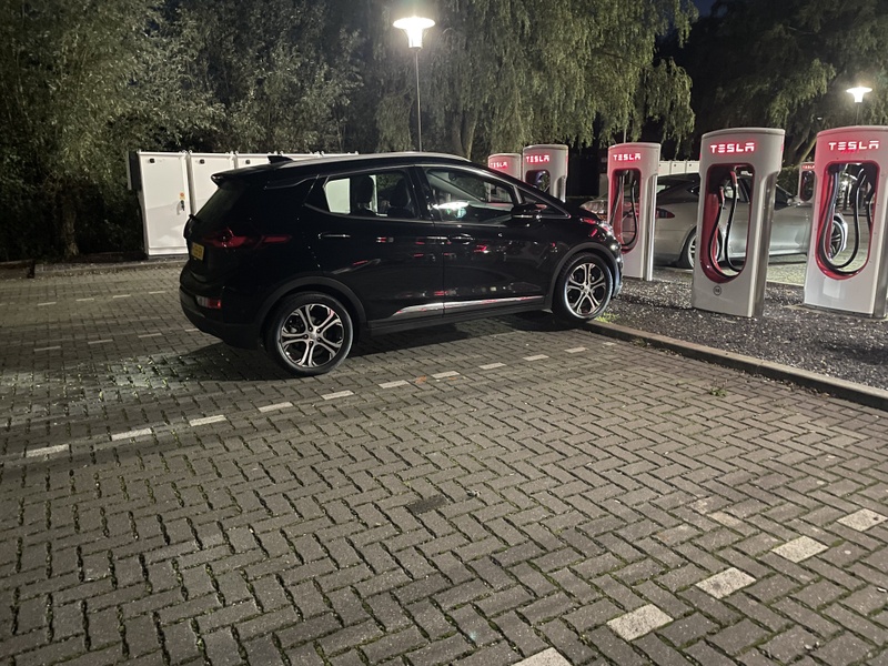 Afbeeldingslocatie: https://tweakers.net/i/vAvPqJoj6fqvMQ4pSUcNXtQdZ04=/800x/filters:strip_icc():strip_exif()/f/image/kFLvjZ1132rwhbBRaru2fLLK.jpg?f=fotoalbum_large