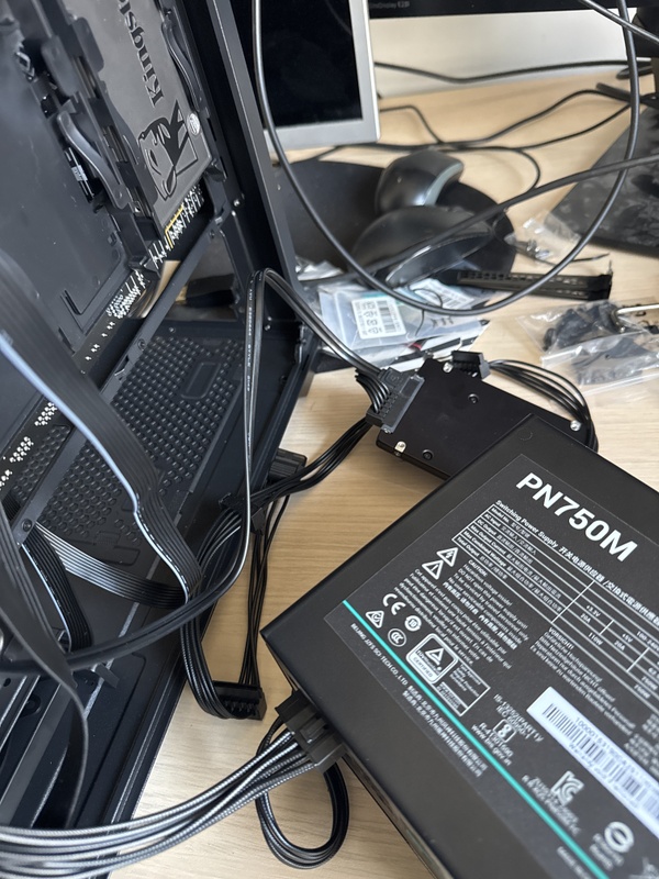 Afbeeldingslocatie: https://tweakers.net/i/vGfxvT2zaABpojjBeaf-kCnpBqg=/x800/filters:strip_icc():strip_exif()/f/image/g5rrjlL148gvi2TipMCAm6Fq.jpg?f=fotoalbum_large