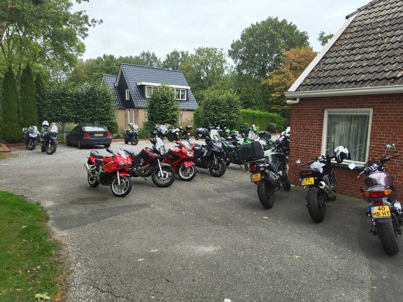 Afbeeldingslocatie: https://tweakers.net/i/vIIf-9bRv44cfwcLFviwY86FPng=/800x/filters:strip_icc():strip_exif()/f/image/MFIHAoQ1vCmyFqCOYXSXn9nX.jpg?f=fotoalbum_large
