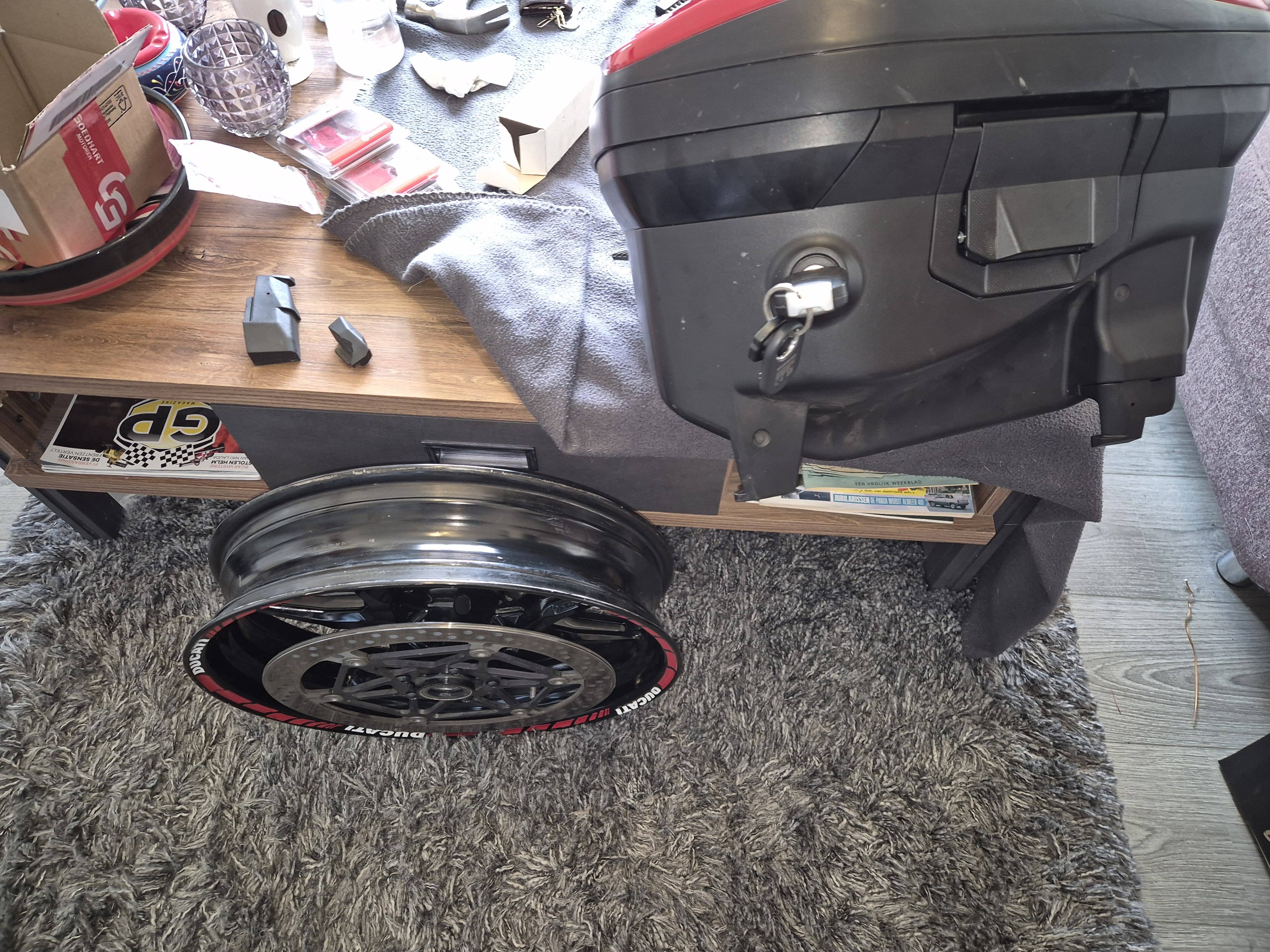 Afbeeldingslocatie: https://tweakers.net/i/vJ3WTIUerKP8XtPgdXM0X1pPqSU=/fit-in/4920x3264/filters:max_bytes(3145728):no_upscale():strip_icc():strip_exif()/f/image/2aYCD6EgSVTXUQkzX7lU7gBP.jpg?f=user_large