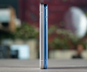 Google Pixel 9a (links) en 8a
