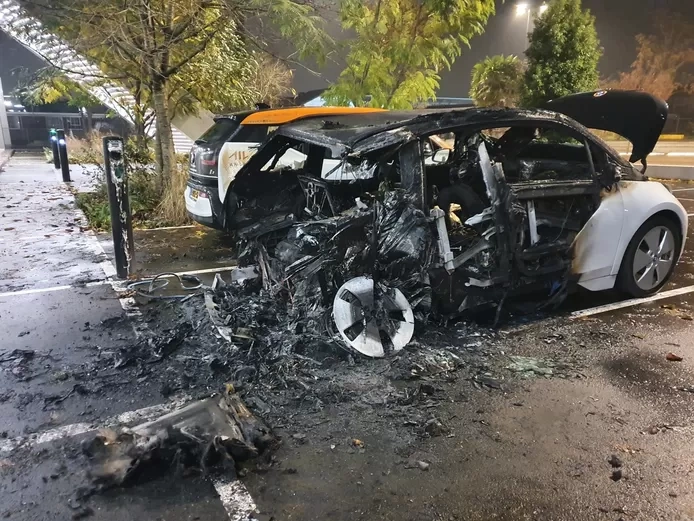 Afbeeldingslocatie: https://tweakers.net/i/vbs2Sb-UrZ7gbkHSiUOfgoNsErM=/full-fit-in/4920x3264/filters:max_bytes(3145728):no_upscale():fill(white):strip_exif()/f/image/QUVJK4Sc6KrFomEpxxdzNfFX.webp?f=user_large