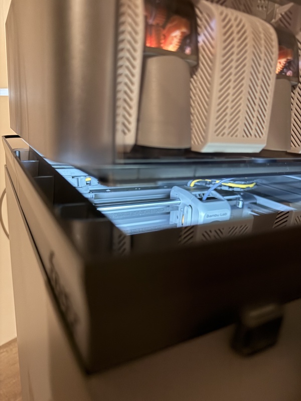 Afbeeldingslocatie: https://tweakers.net/i/veFR2EFOTUBw47SyDXVxSdBPF6U=/x800/filters:strip_icc():strip_exif()/f/image/GEH9JEWxMVguoCFOUUqCofbu.jpg?f=fotoalbum_large