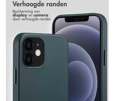 Accezz MagSafe Leather Backcover iPhone 12 (Pro) - Donkergroen
