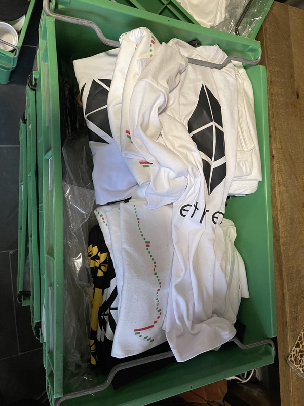 Afbeeldingslocatie: https://tweakers.net/i/vfEy_P3_qxtXZupBe8RouNqeGNI=/x800/filters:strip_icc():strip_exif()/f/image/gnVM5uy9lfxMLzKFKkuvdl5j.jpg?f=fotoalbum_large