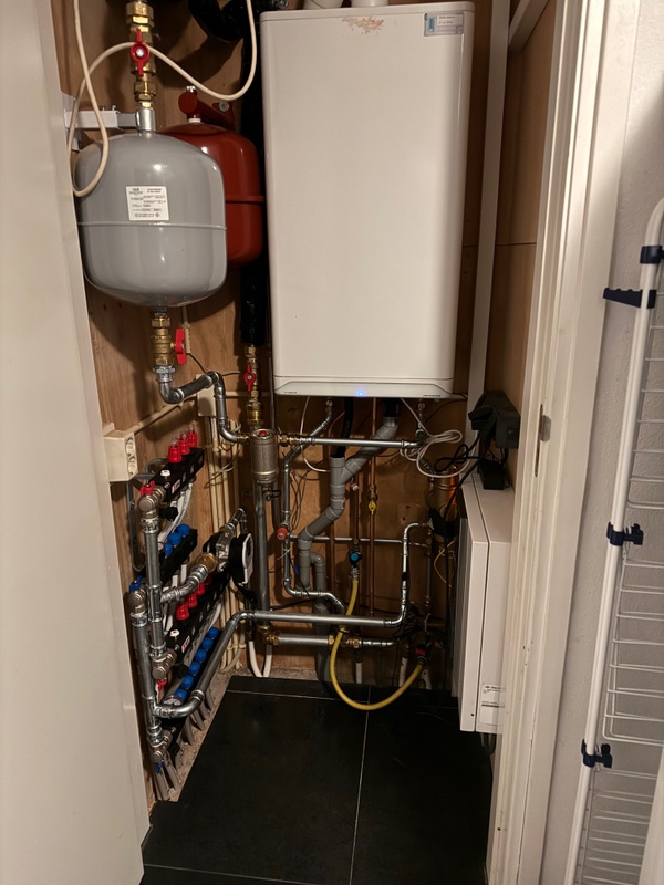 Afbeeldingslocatie: https://tweakers.net/i/vh8NNB4mwoeKLBfzWpJigsOnOEg=/x800/filters:strip_icc():strip_exif()/f/image/gaT9pEbd9Ys5nkcIDVh4I2Q3.jpg?f=fotoalbum_large