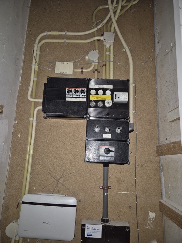 Afbeeldingslocatie: https://tweakers.net/i/vn1nimL3TBuXA7RT62assnKUhEI=/x800/filters:strip_icc():strip_exif()/f/image/84uh448HvUWYBUnILV317MhX.jpg?f=fotoalbum_large