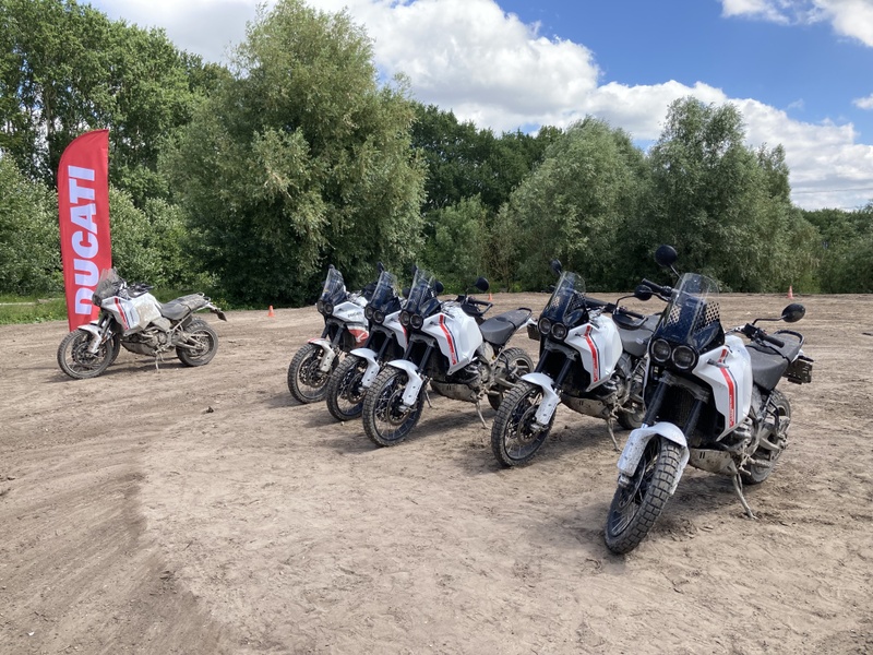 Afbeeldingslocatie: https://tweakers.net/i/vqLP5wECZjY-LnKPv7j0xR5_8IA=/800x/filters:strip_icc():strip_exif()/f/image/rihxD56nh74q0egCRA9jb2JR.jpg?f=fotoalbum_large