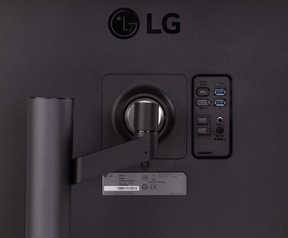 LG Ergo 32UN880 aansluitingen