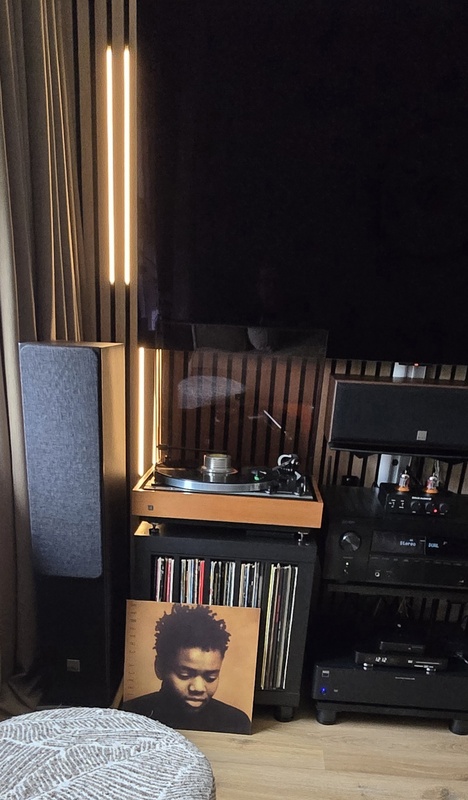 Afbeeldingslocatie: https://tweakers.net/i/w1cu09QkSe4vMaVSEtfUXE8GNVA=/x800/filters:strip_icc():strip_exif()/f/image/KmJK8vtnNsebYuJoKqOHzWwd.jpg?f=fotoalbum_large