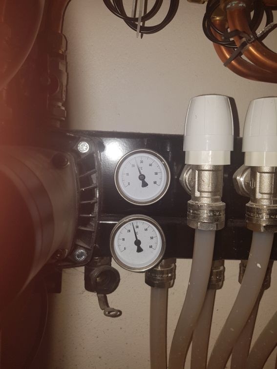 Afbeeldingslocatie: https://tweakers.net/i/w7Su11YLSrs3Q8QzzWu3Zf9Gvn8=/full-fit-in/4920x3264/filters:max_bytes(3145728):no_upscale():strip_icc():fill(white):strip_exif()/f/image/dt95bkYAWCcZgXE9Bq3JCCsf.jpg?f=user_large