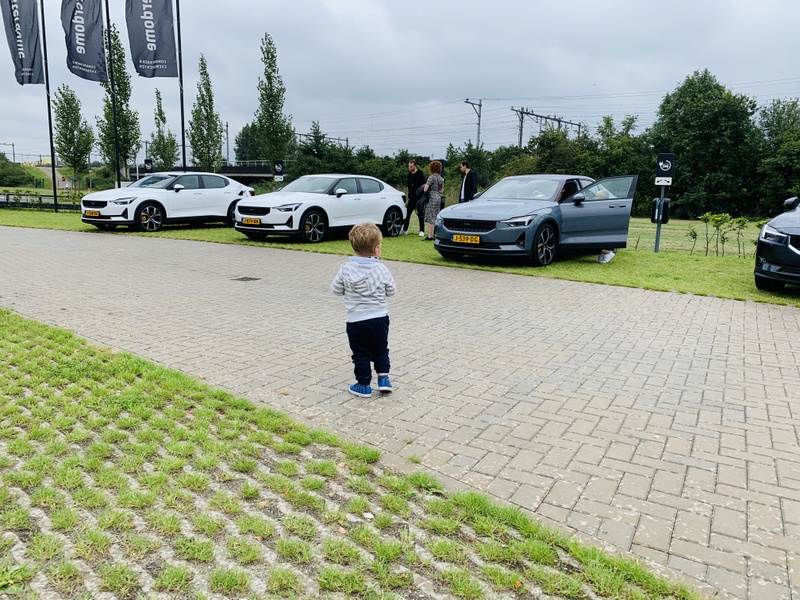 Afbeeldingslocatie: https://tweakers.net/i/wErXr_Q-AjrM_PhPeNbYeD8U7SI=/800x/filters:strip_icc():strip_exif()/f/image/VOuVyad3jtbeWg3KHQd6KdfG.jpg?f=fotoalbum_large