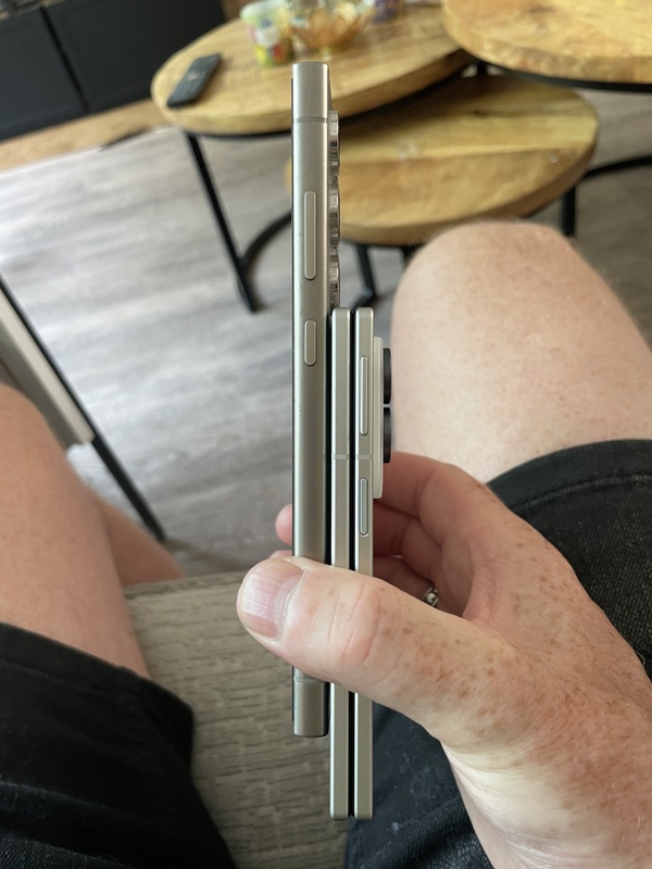 Afbeeldingslocatie: https://tweakers.net/i/wOBwUqQX-_7eWbbqwsqegGB1PGk=/x800/filters:strip_icc():strip_exif()/f/image/DmD8eI8FVtxRTXaLIQZJ7LQS.jpg?f=fotoalbum_large