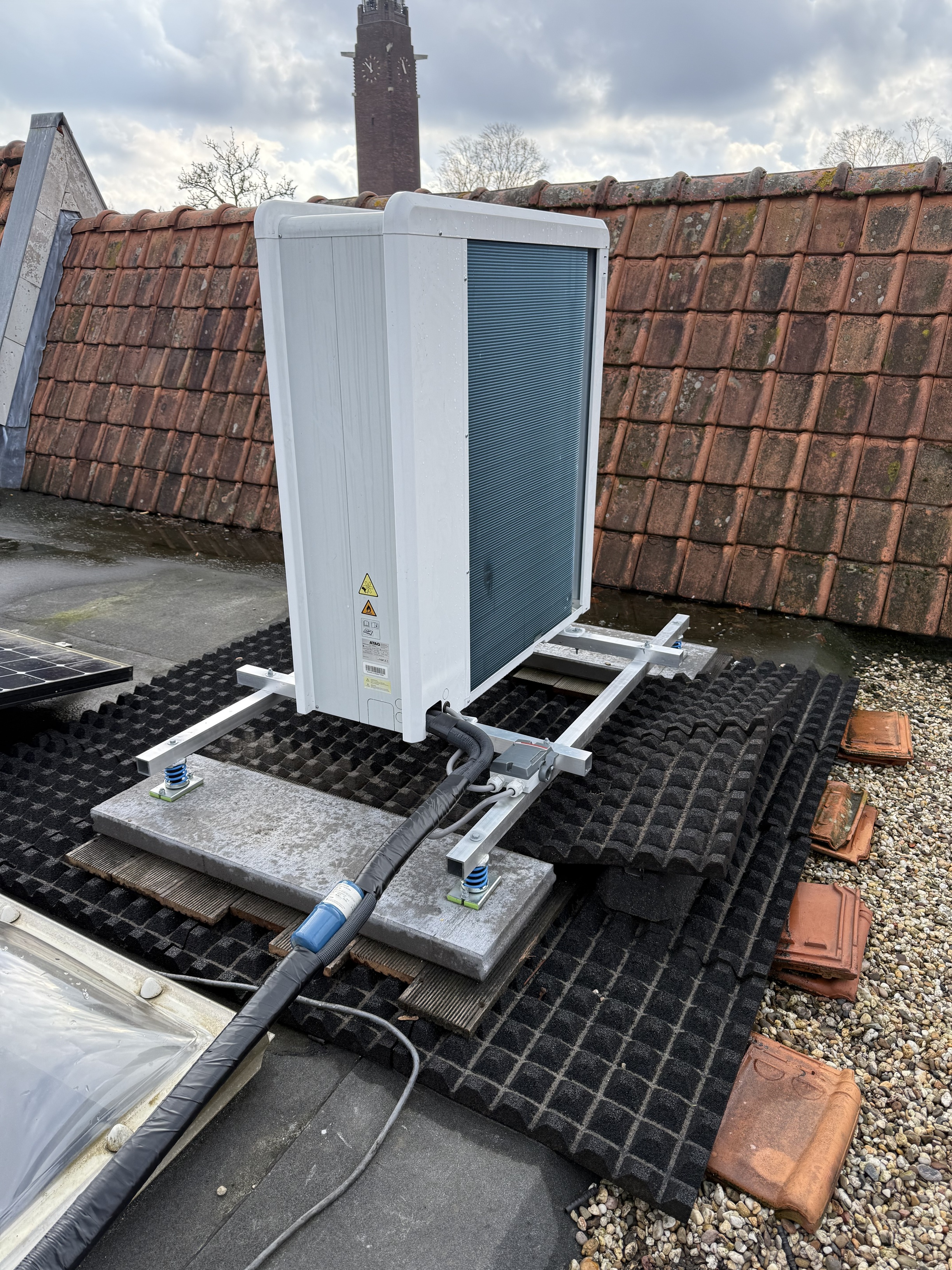 Afbeeldingslocatie: https://tweakers.net/i/wPrL1x9Pq0sdFJUcmrZ2RwC5kO0=/fit-in/4920x3264/filters:max_bytes(3145728):no_upscale():strip_icc():strip_exif()/f/image/x1BWaaq9FDUdxT0C2O8kOyIm.jpg?f=user_large