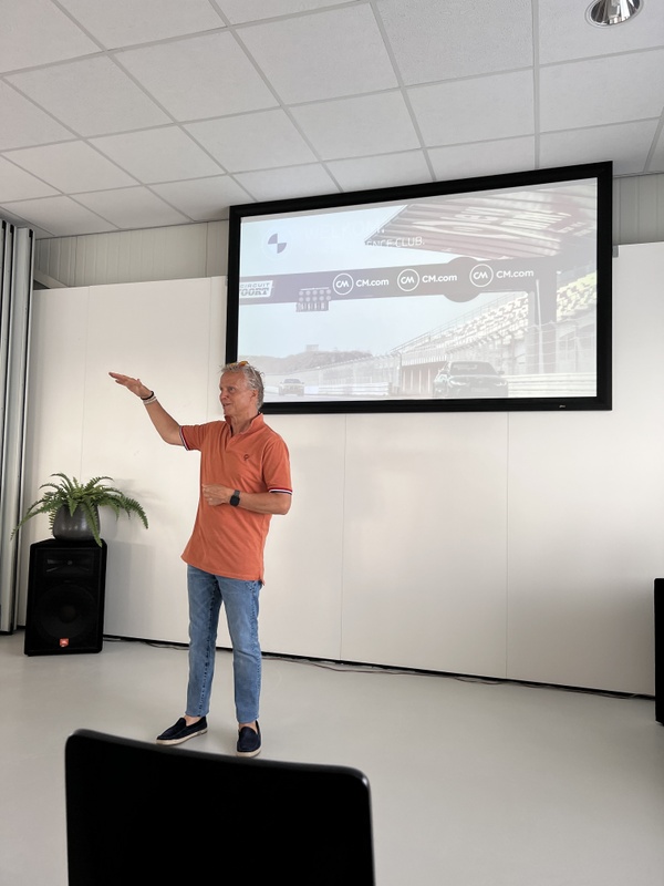 Afbeeldingslocatie: https://tweakers.net/i/wQkPEka-I4MqJAU8fildlBoUi2I=/x800/filters:strip_icc():strip_exif()/f/image/v7wy9kPhLuVyJGVMdMIEQtO3.jpg?f=fotoalbum_large