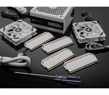 Corsair CMT32GX5M2B5600C36W