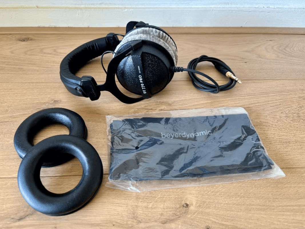 Beyerdynamic DT 770 PRO 32 Ohm Grijs, Zwart aangeboden - Vraag