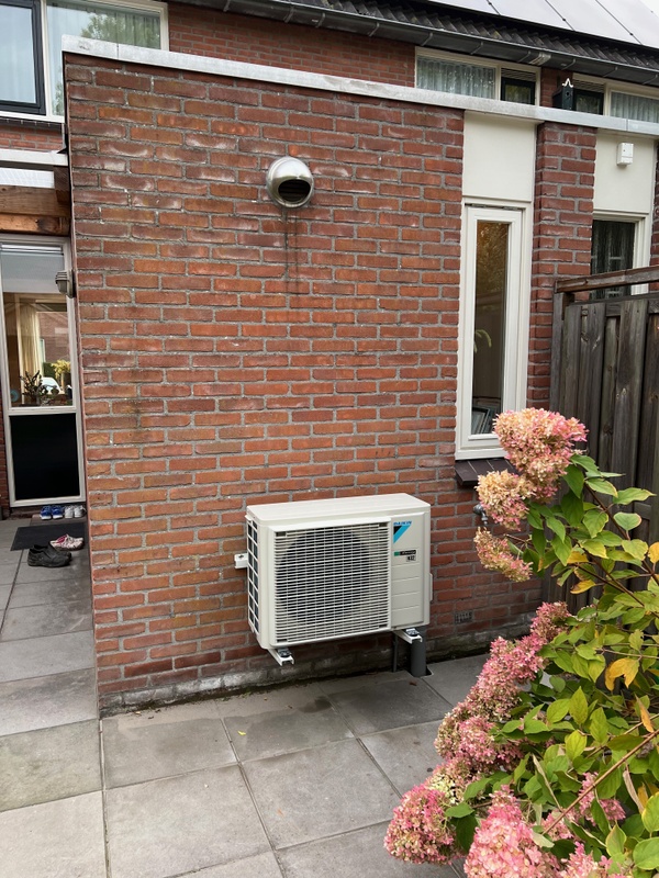 Afbeeldingslocatie: https://tweakers.net/i/wfyiNJO3AApCFfJanfbgguSq1iQ=/x800/filters:strip_icc():strip_exif()/f/image/G0AdOElV8TdGLwlvMK6qApyE.jpg?f=fotoalbum_large