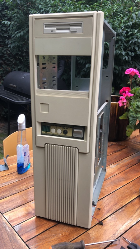 Afbeeldingslocatie: https://tweakers.net/i/wh7UlDDT3KGlnwpaD0YaLmVdxLk=/x800/filters:strip_icc():strip_exif()/f/image/PwhL6VFn0OEsx9gpigfzDU38.jpg?f=fotoalbum_large
