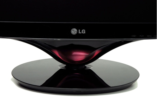 LG W2486