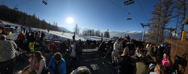 Afbeeldingslocatie: https://tweakers.net/i/wmrELKLwxmESeuqDUhRlUDVNKyg=/800x/filters:strip_icc():strip_exif()/f/image/DnqB4CstvuimrNru8yalLj72.jpg?f=fotoalbum_large