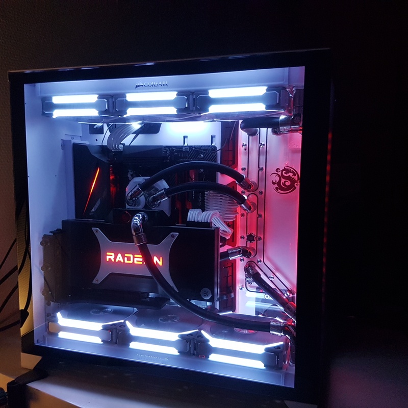 Afbeeldingslocatie: https://tweakers.net/i/woDyNfo8HEYPrYTxW088STwh3H4=/800x/filters:strip_icc():strip_exif()/f/image/y9lIxQqoKZJvWWkAqeBikeuu.jpg?f=fotoalbum_large