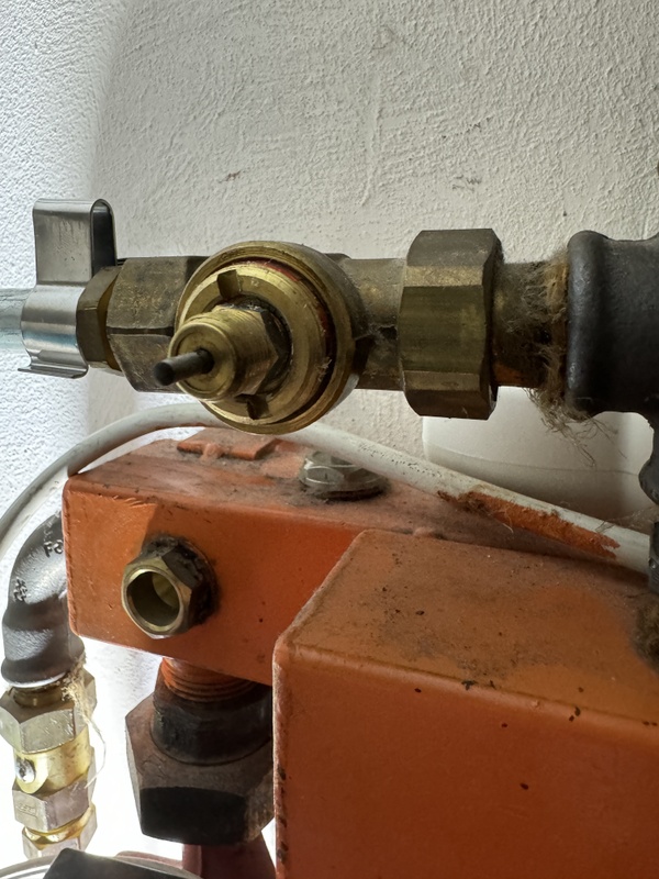 Afbeeldingslocatie: https://tweakers.net/i/wo_6aWbCeiuAD4sPuoTHIYI0TeQ=/x800/filters:strip_icc():strip_exif()/f/image/HY5fLxL6lybTJKyP2Yr3tz01.jpg?f=fotoalbum_large