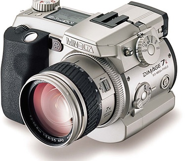 Minolta Dimage 7i voor/boven/zijkant