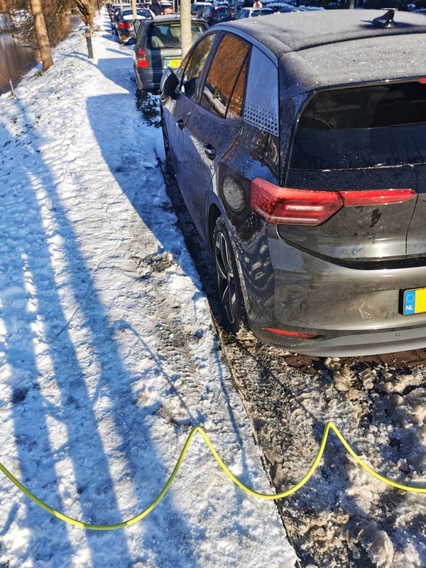 Afbeeldingslocatie: https://tweakers.net/i/wtyvKYiJpZuy1o-cHpvvD1NyAfM=/x800/filters:strip_icc():strip_exif()/f/image/s3P2AFgMpVb9SVgKqlKoP2mM.jpg?f=fotoalbum_large