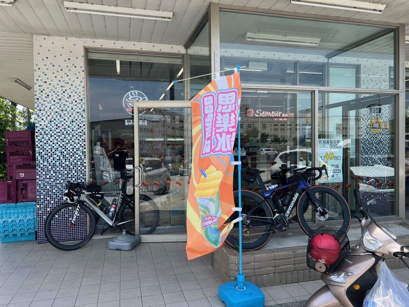 Afbeeldingslocatie: https://tweakers.net/i/x26Pkiq7IxMOWyuNaHoI4Eee11o=/800x/filters:strip_icc():strip_exif()/f/image/BlAEttKyg22o8i1m0k8jdN45.jpg?f=fotoalbum_large