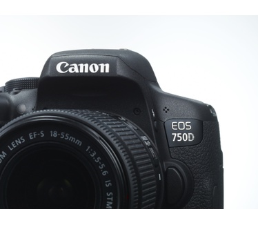 Canon EOS 750D + 18-55 f/3.5-5.6 + 50mm f/1.8 Zwart