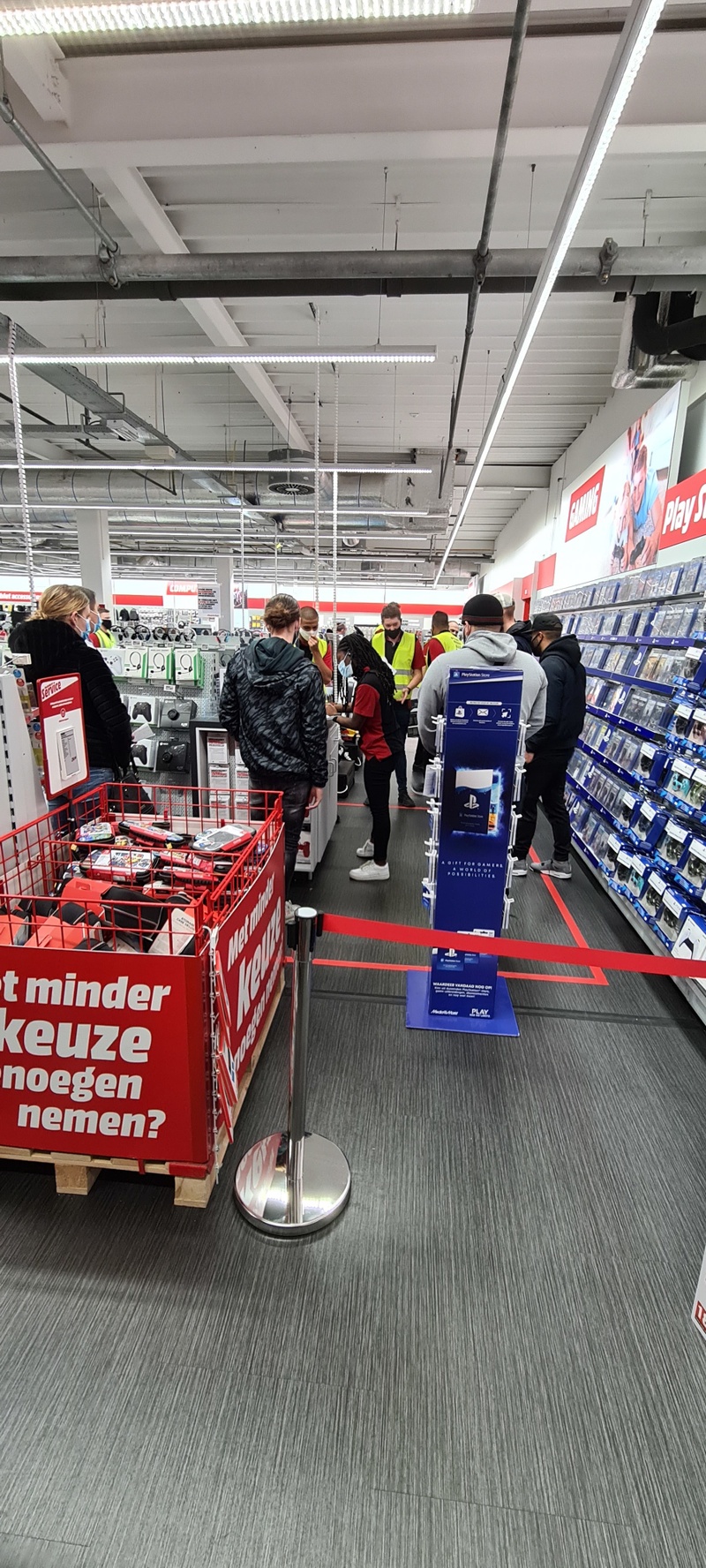 Afbeeldingslocatie: https://tweakers.net/i/x4LGaiClZ8FF6YNyAC7OK7z-P_w=/800x/filters:strip_icc():strip_exif()/f/image/dqr41MTZ4QcwUSHgw23JKRcR.jpg?f=fotoalbum_large