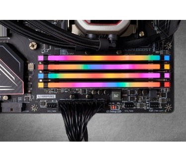 Corsair CMW64GX4M4E3200C16