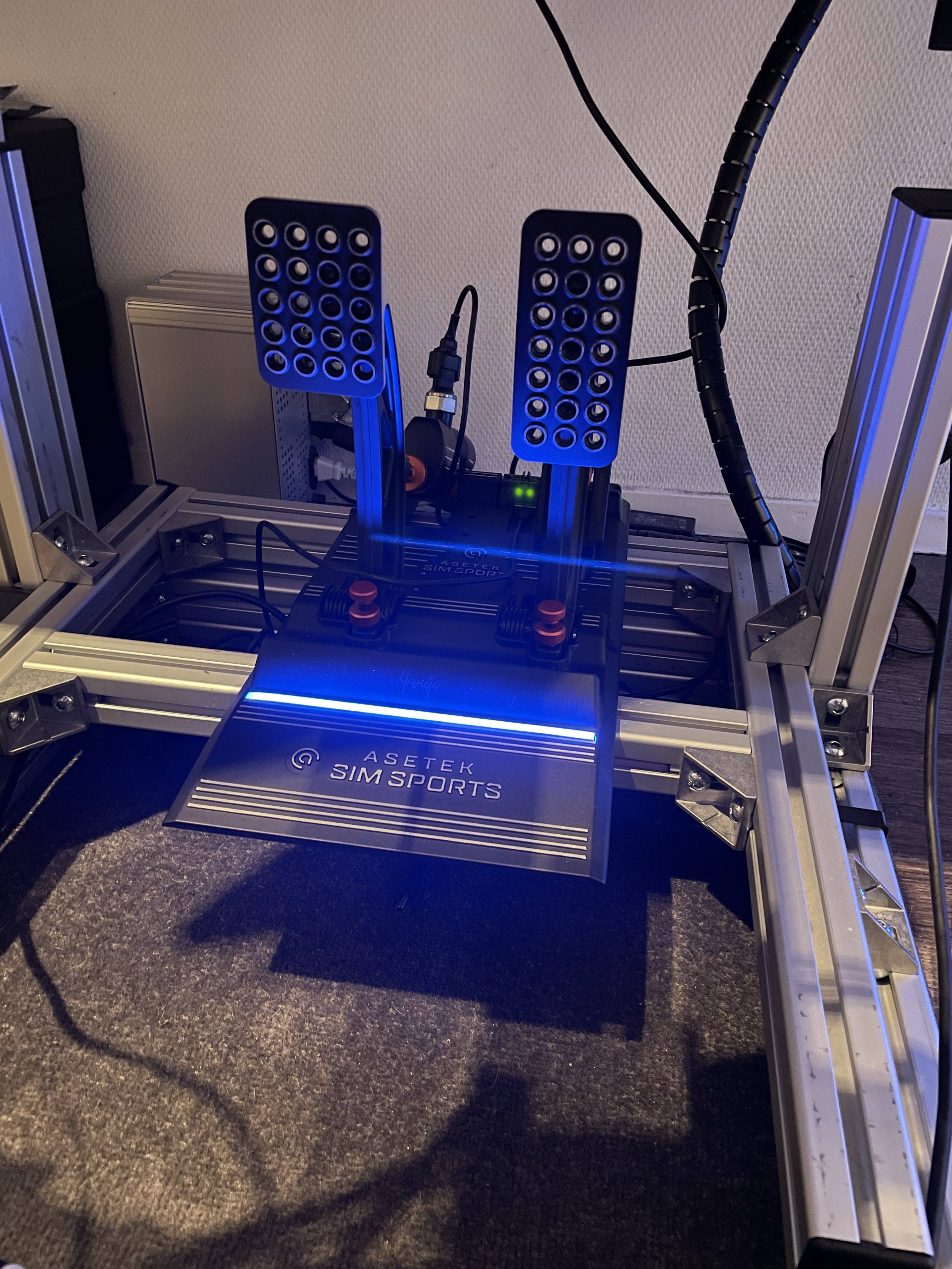 Afbeeldingslocatie: https://tweakers.net/i/xBTr1ety3woVuf8NlnZtgRCZtW8=/full-fit-in/4920x3264/filters:max_bytes(3145728):no_upscale():strip_icc():fill(white):strip_exif()/f/image/e6zshwB9wuKDPZhIgMsPXMv1.jpg?f=user_large
