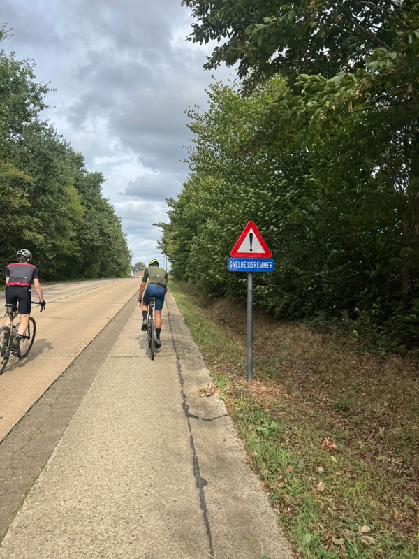Afbeeldingslocatie: https://tweakers.net/i/xEPFghBTh9dvqG3FD2CRf29cPd0=/x800/filters:strip_icc():strip_exif()/f/image/dHHVK0fI7NtIRvMu5GnbZ9dv.jpg?f=fotoalbum_large