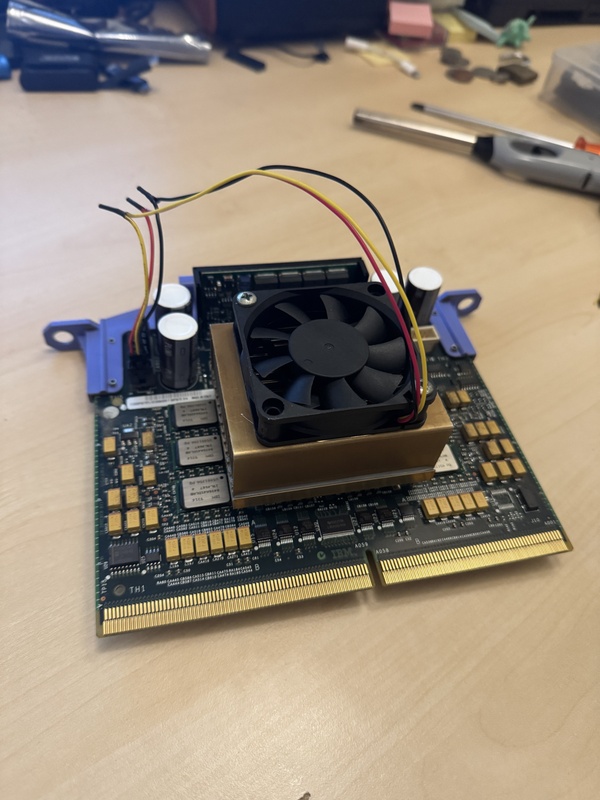 Afbeeldingslocatie: https://tweakers.net/i/xEtH3lyZrI0CNpHbyA2MzEH4bjA=/x800/filters:strip_icc():strip_exif()/f/image/QEaoliBmEglWve5v9YCAnjVu.jpg?f=fotoalbum_large