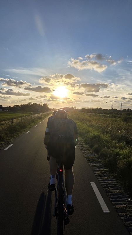 Afbeeldingslocatie: https://tweakers.net/i/xFzMJgy7ozBovUbNa2FhG-AuCQE=/x800/filters:strip_icc():strip_exif()/f/image/aw3ahnsp044NJ995MXBL4N1P.jpg?f=fotoalbum_large