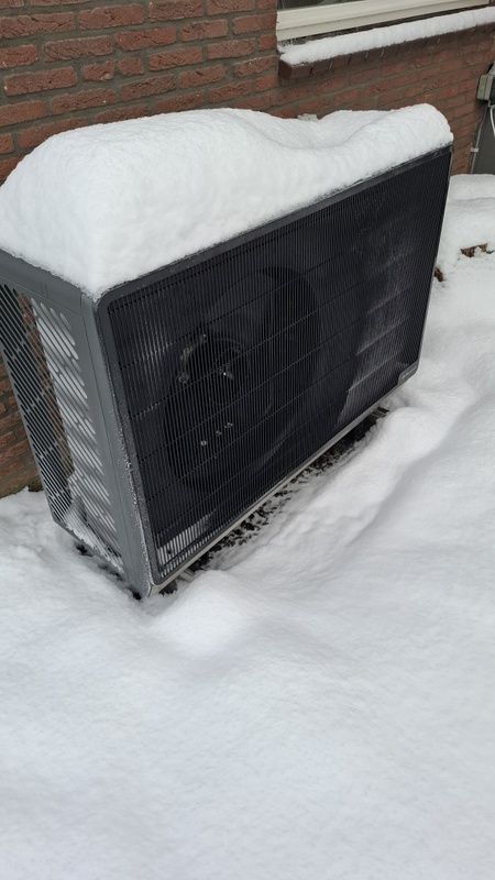 Afbeeldingslocatie: https://tweakers.net/i/xH6JRArBp3ZoSDocPEHXS8RB_ug=/x800/filters:strip_icc():strip_exif()/f/image/nnSlpAwkTmg2Yb7YpnwvGqIW.jpg?f=fotoalbum_large