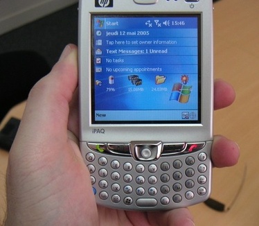 HP iPaq Mobile Messenger hw6515