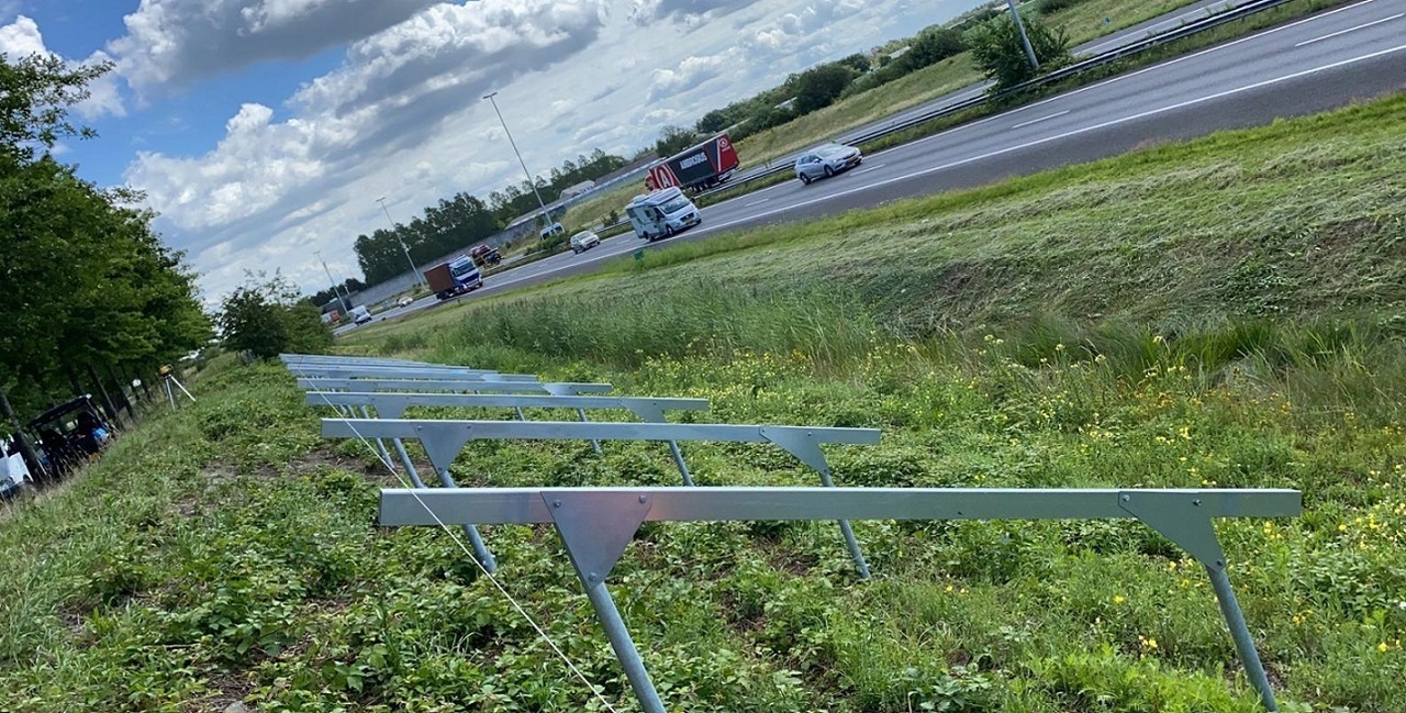 Energiebedrijf begint met aanleg uitgestrekt zonnepark