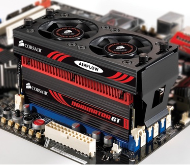Corsair Dominator GT CMT8GX3M4A1866C9