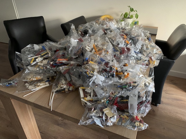 Afbeeldingslocatie: https://tweakers.net/i/xX6sSwweuzUiNnTpcyPBONYdM4I=/full-fit-in/4920x3264/filters:max_bytes(3145728):no_upscale():strip_icc():fill(white):strip_exif()/f/image/iIDa2x4VjcCmuiECrMVqO6gD.jpg?f=user_large
